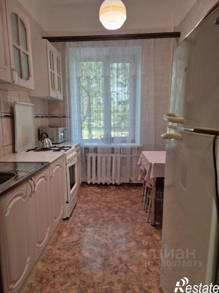 3-комн квартира пр-д Коммунаров, 20,  д. 20
