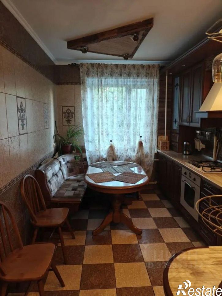 5-комн квартира улица Чкалова, 52,  д. 52