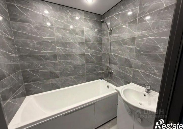 2-комн квартира улица Сергея Лазо, 15,  д. 15