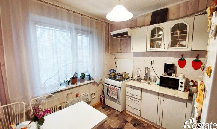 3-комн квартира мкр 70 лет ВЛКСМ, 12,  д. 12