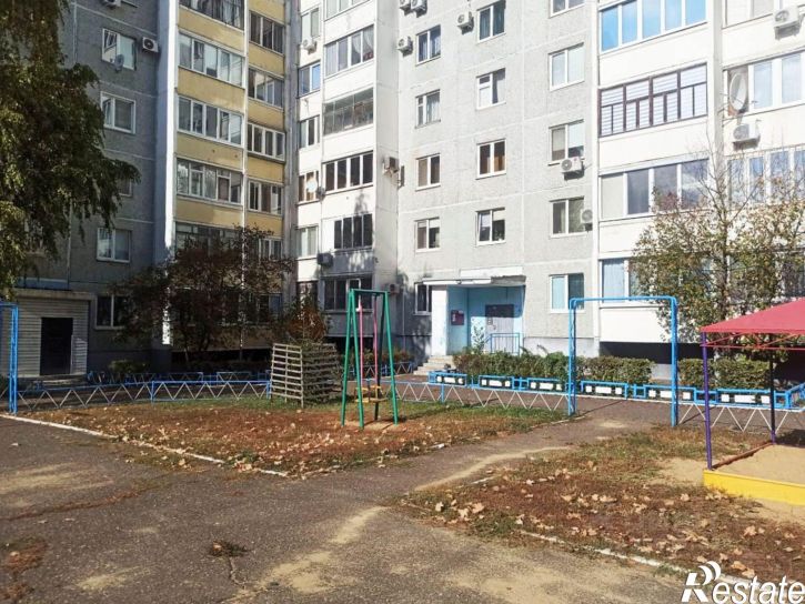 3-комн квартира мкр 70 лет ВЛКСМ, 12,  д. 12