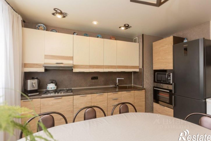 3-комн квартира ул Авиационная, 10,  д. 10