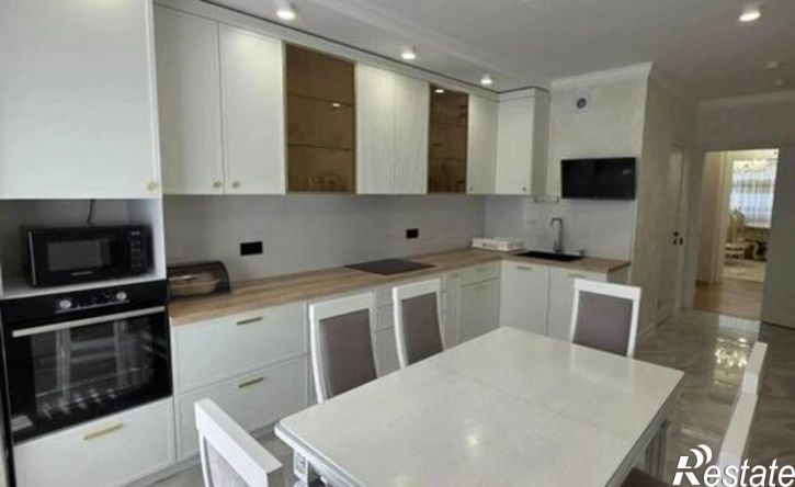3-комн квартира ул Автомобилистов, 13,  д. 13