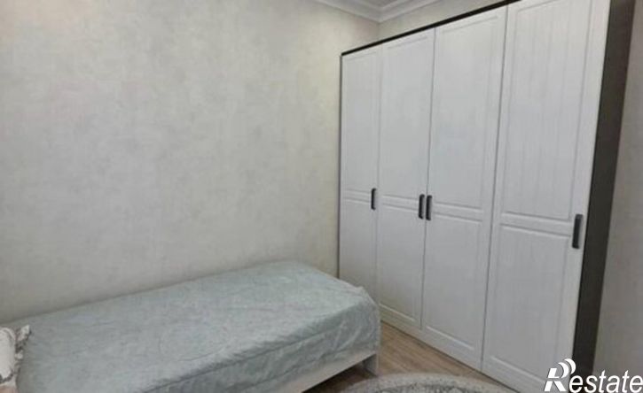 3-комн квартира ул Автомобилистов, 13,  д. 13