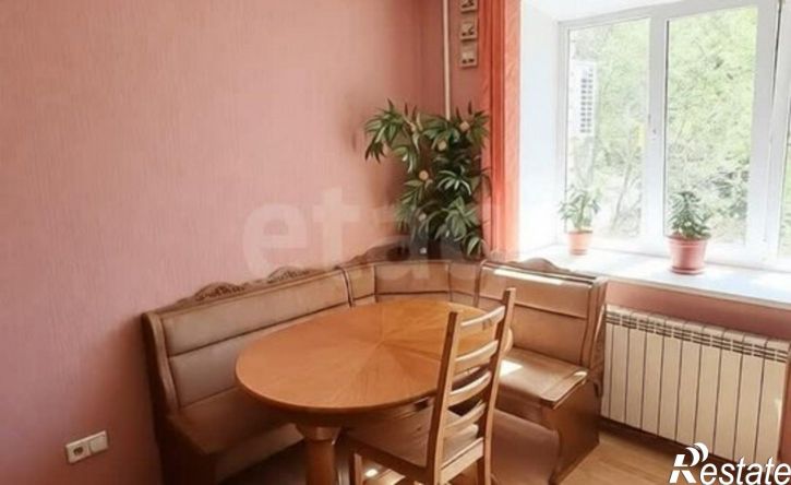 4-комн квартира Липовая улица, 1,  д. 1