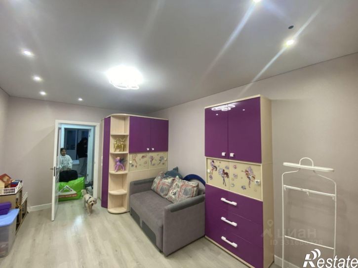 3-комн квартира ул Братьев Хусаиновых, 8,  д. 8