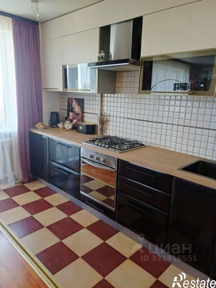 3-комн квартира пр-кт Гагарина, 44/3,  д. 44/3