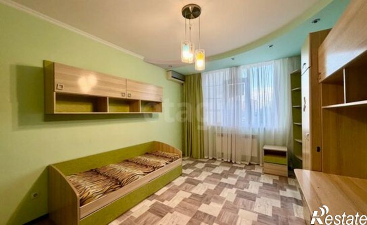 3-комн квартира ул Салмышская, 64,  д. 64