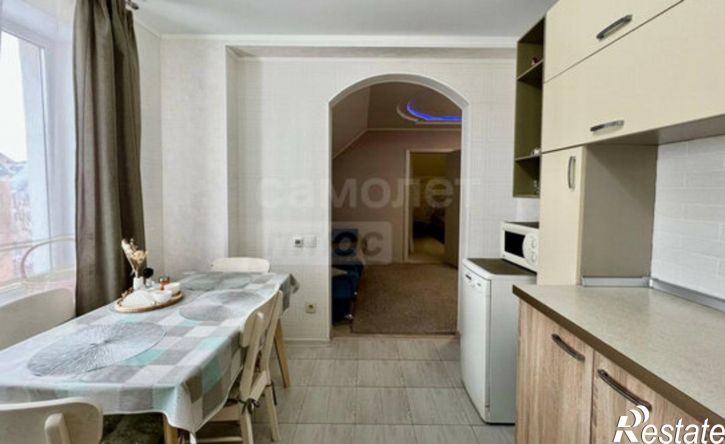 4-комн квартира ул Газпромовская, 67,  д. 67