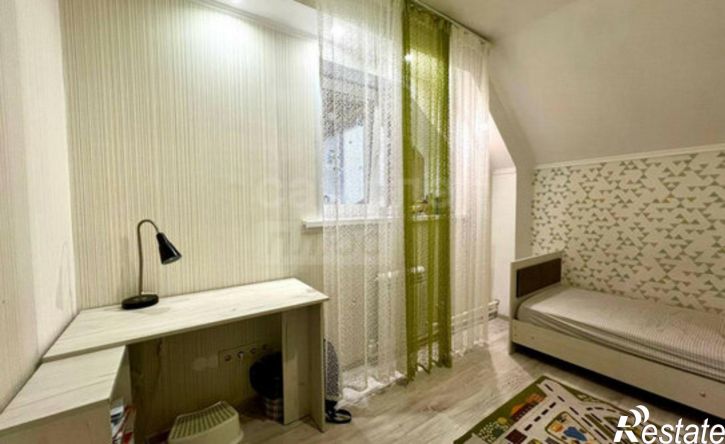 4-комн квартира ул Газпромовская, 67,  д. 67