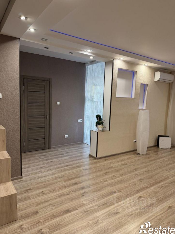 3-комн квартира ул Поляничко, 10,  д. 10