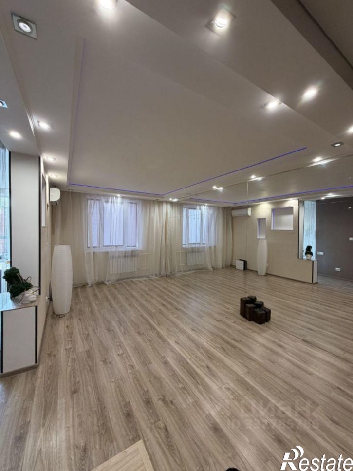 3-комн квартира ул Поляничко, 10,  д. 10