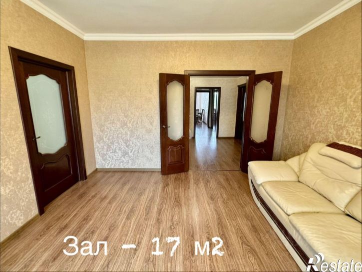 4-комн квартира улица 8 Марта, 1В,  д. 1В