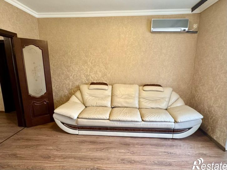 4-комн квартира улица 8 Марта, 1В,  д. 1В