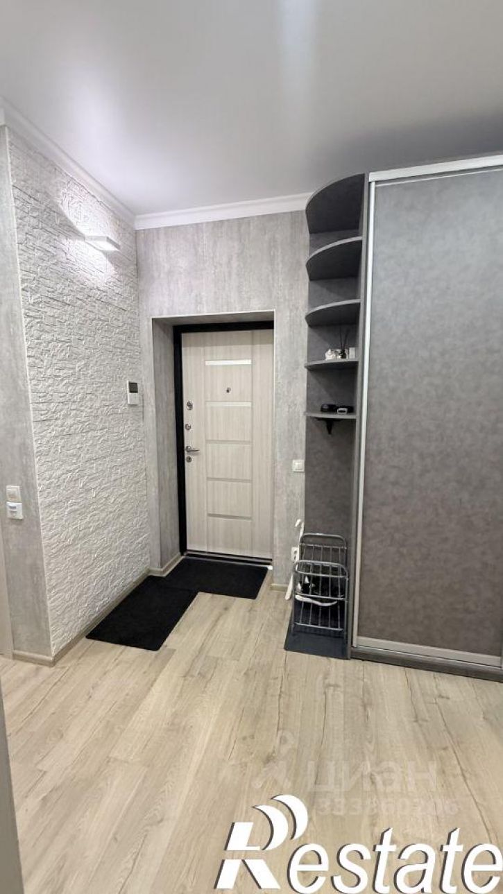 2-комн квартира Высотная улица, 10,  д. 10