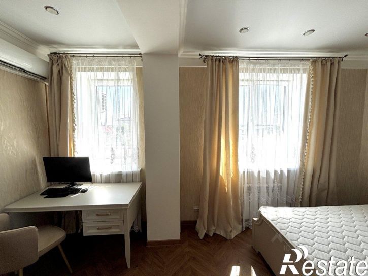 3-комн квартира Банный переулок, 3,  д. 3