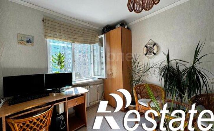 4-комн квартира улица Чкалова, 15А,  д. 15А