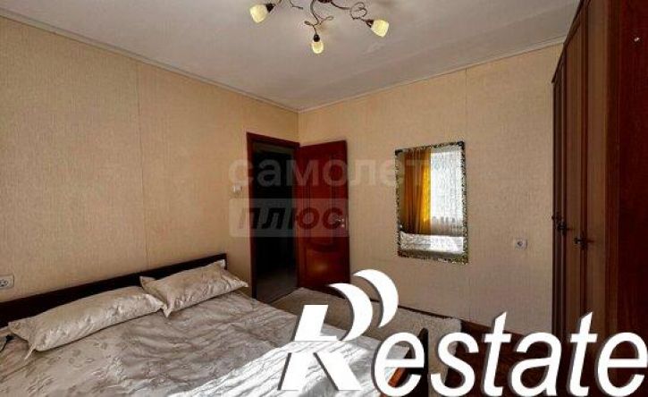 4-комн квартира улица Чкалова, 15А,  д. 15А