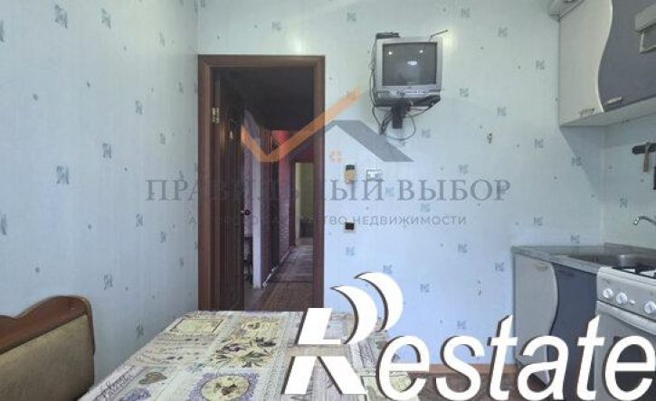 4-комн квартира улица Чкалова, 52,  д. 52