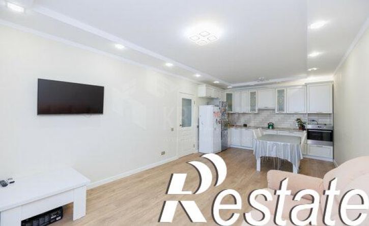 3-комн квартира улица Автомобилистов, 15,  д. 15