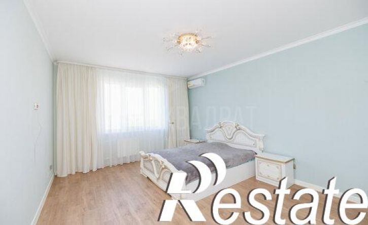 3-комн квартира улица Автомобилистов, 15,  д. 15