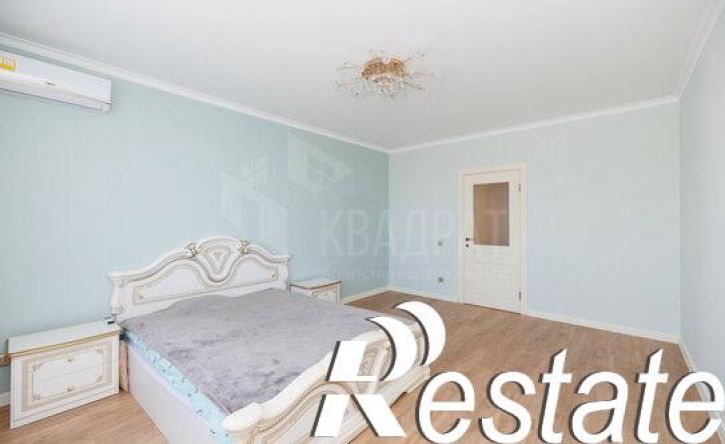 3-комн квартира улица Автомобилистов, 15,  д. 15