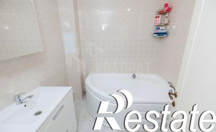 3-комн квартира улица Автомобилистов, 15,  д. 15