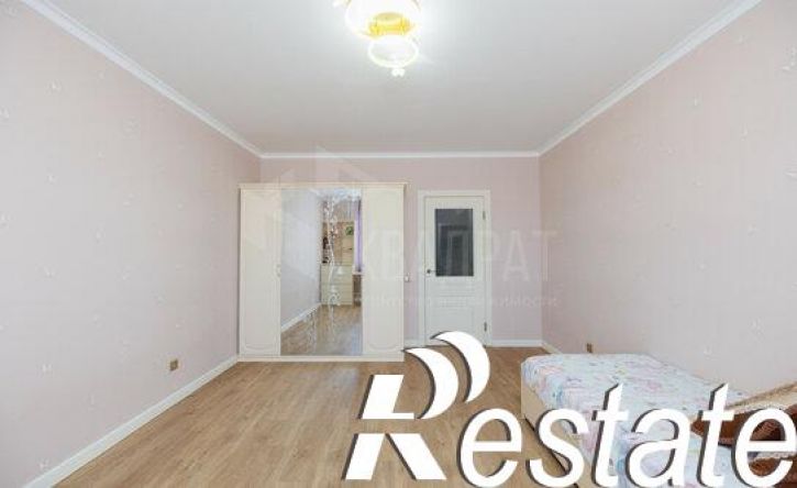 3-комн квартира улица Автомобилистов, 15,  д. 15